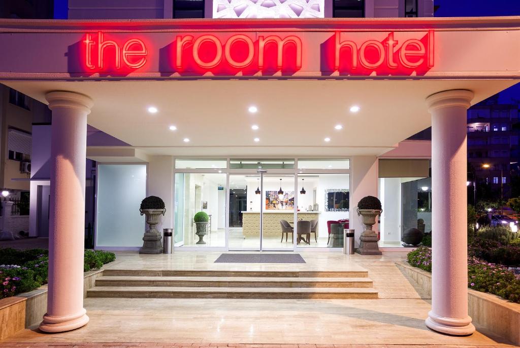 The Room Hotel & Apartments photo