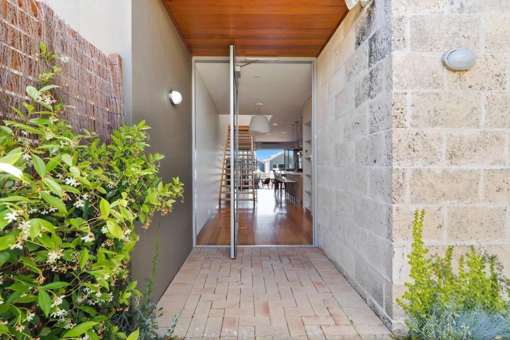 Milieu at Seine, Augusta