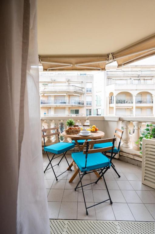 Le Victoria - Beau 2P avec vue mer latérale, balcon, piscine, sauna et parking privé au centre ville de Menton - 2