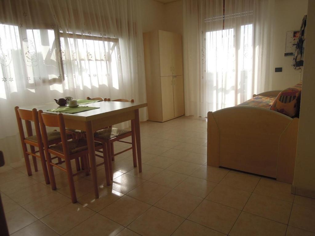 Homely one bedroom flat with side sea view - 5