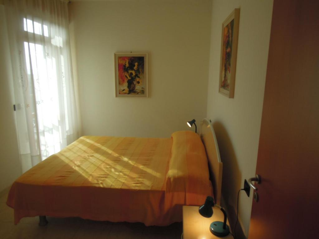 Homely one bedroom flat with side sea view - 4
