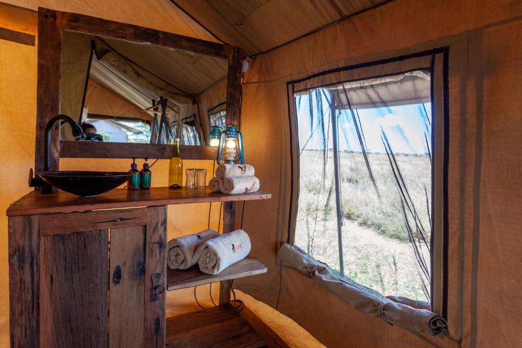 Mawe Tented Camp photo