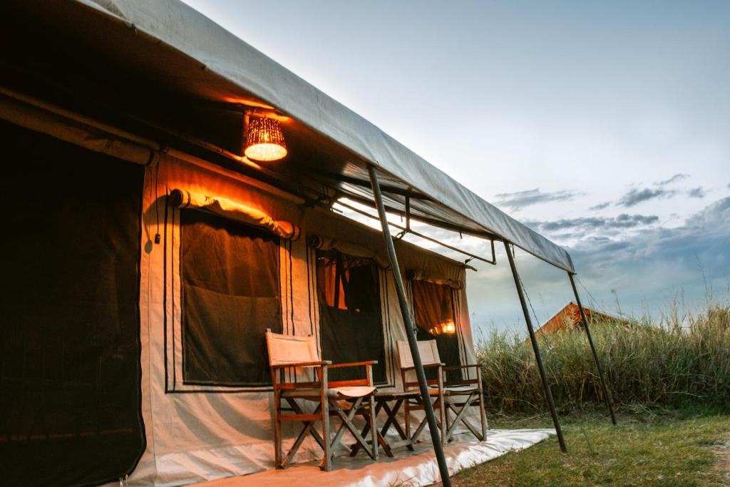 Mawe Tented Camp photo