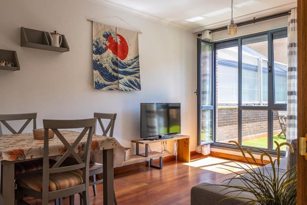 MyHouseSpain - Apartamento con patio en frente de la playa, Gijón