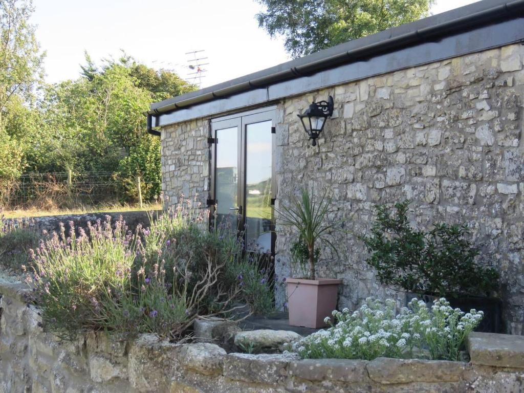 Vale of Glamorgan - Cottage - Sleeps 4 - Parking, Barry