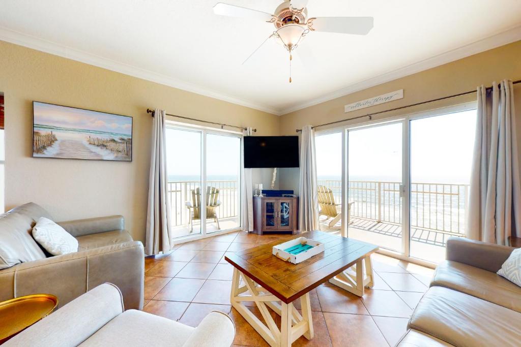 Crystal Shores West