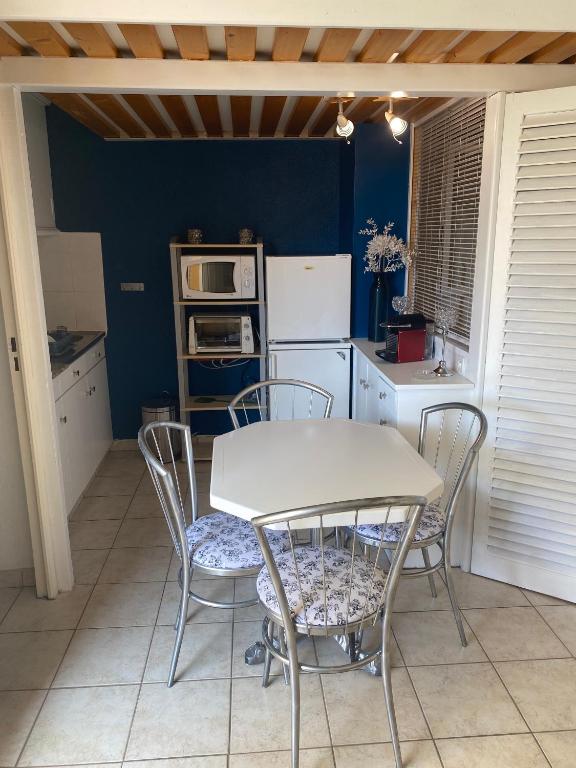 Joli appartement mezzanine avec parking et wifi La Roquille - 5
