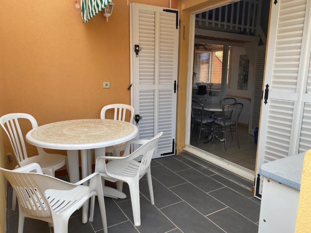 Joli appartement mezzanine avec parking et wifi La Roquille - 2