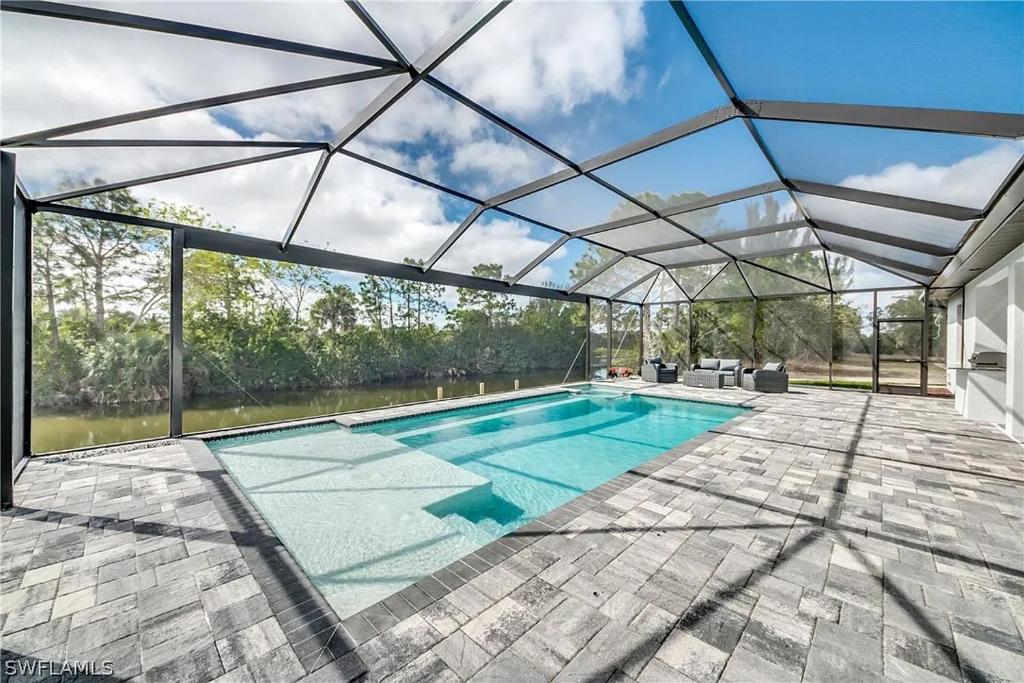 Heated Pool, Canal Views, Sleeps 8 - Villa Sip N' Sea, Cape Coral