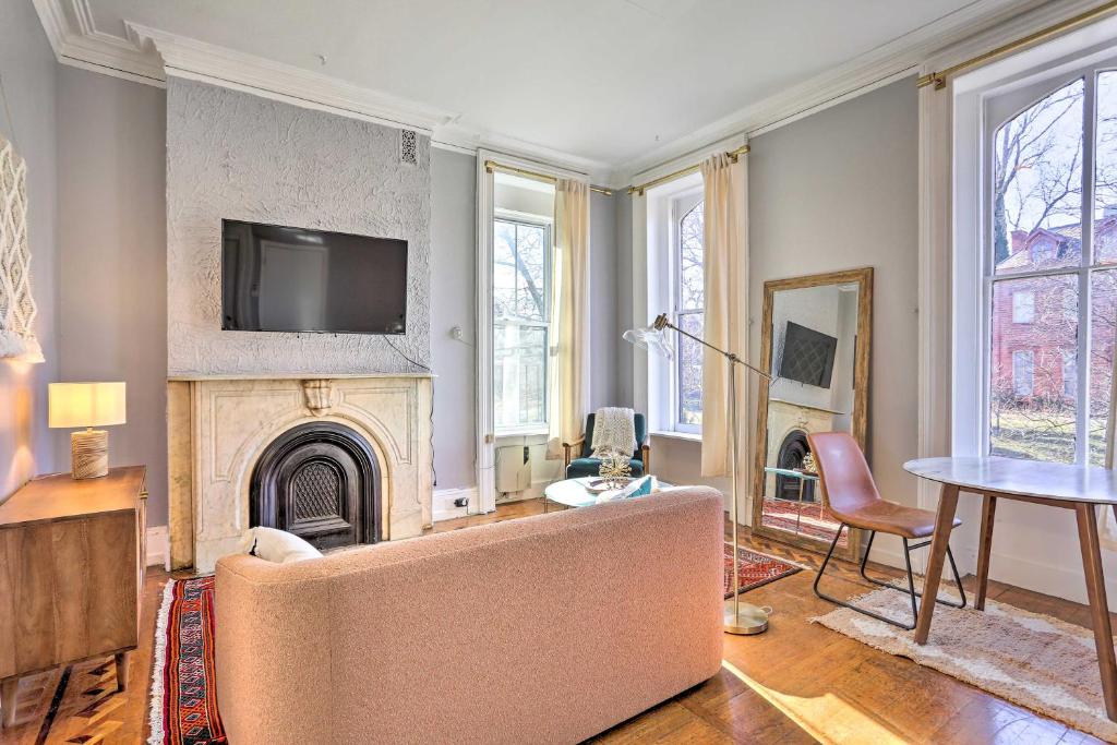 Historic Hudson Valley Apartment River View!