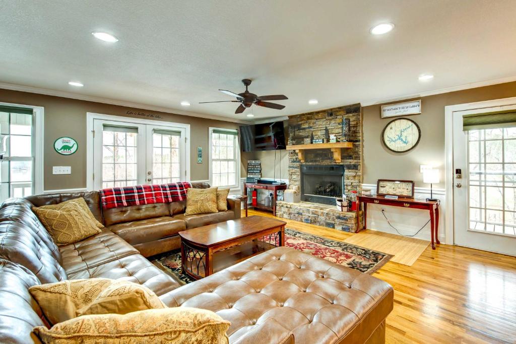 Georgia Home on Lake Sinclair with Private Dock, Sparta