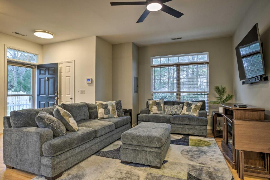 Lovely Raleigh Townhome about 6 Mi to Downtown!