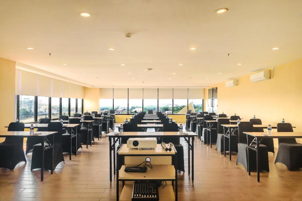 Yellow Bee Tangerang