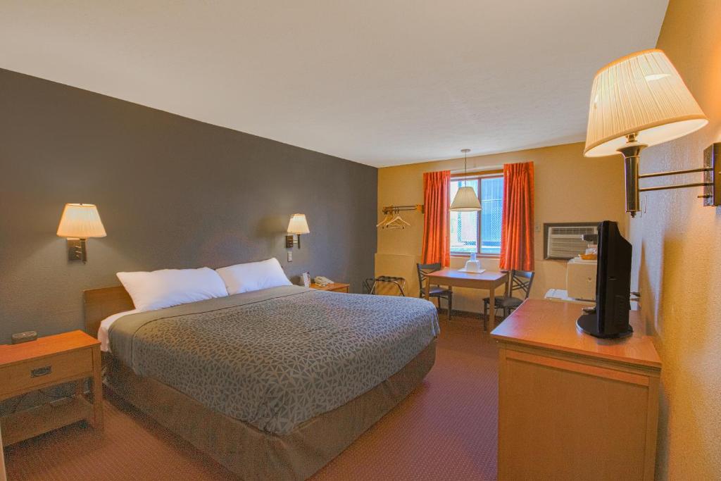 Econo Lodge Junction City, KS 40 reviews, price from 41 of