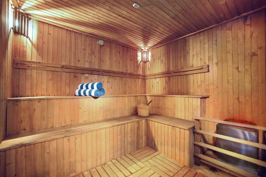 5. 애스톤 사마린다..