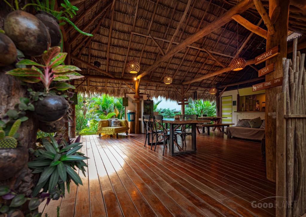 Mango's Lodge private bungalows photo