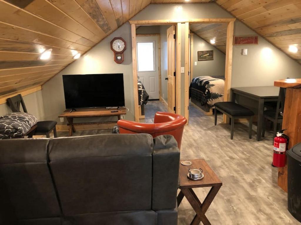 Loft, Kitchen, Washer,Dryer, Island Park