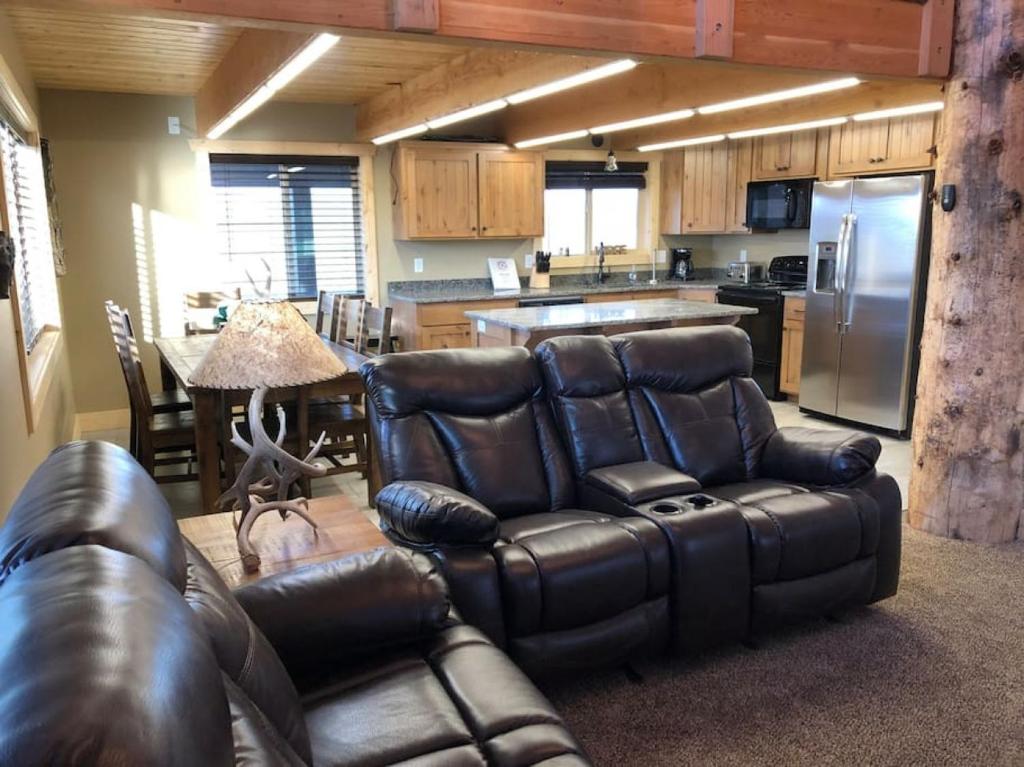 Patios, Hot Tub, Yellowstone, Rea