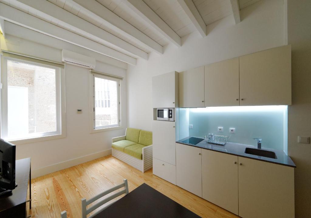 Guimaraes Studios Lounge