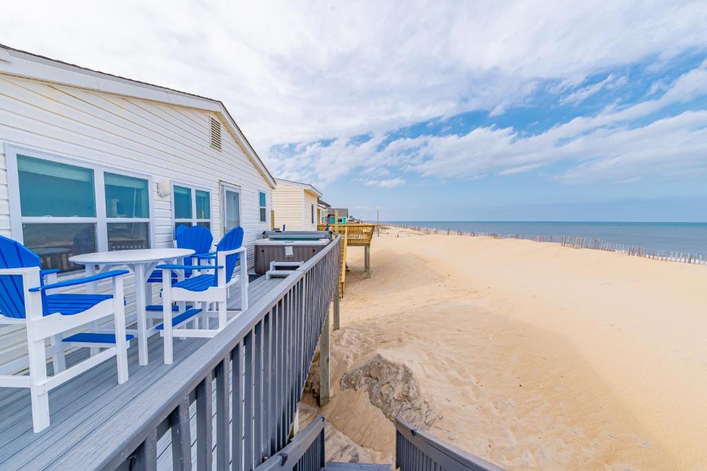 Aqua Moon, Kitty Hawk