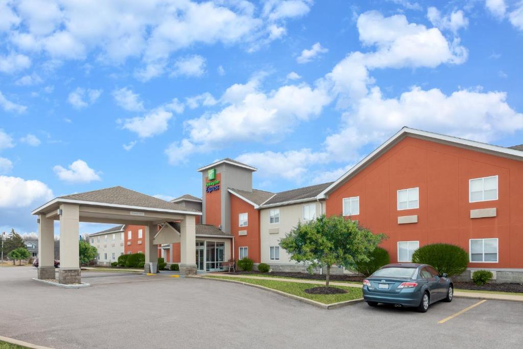 Holiday Inn Express Cleveland - Vermilion photo