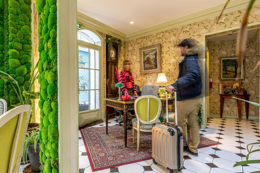 Hotel Romance Malesherbes by Patrick Hayat - 4