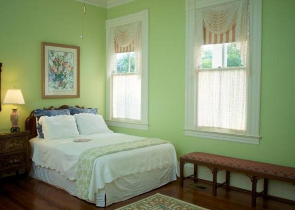 Lookaway Inn photo