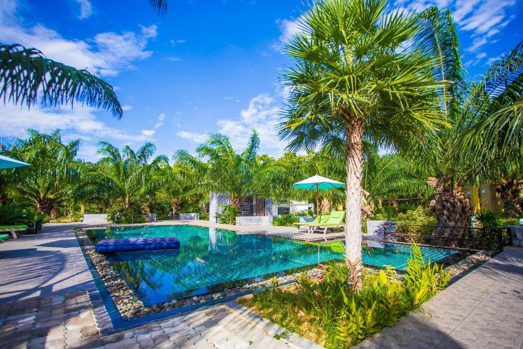 スイミングプール