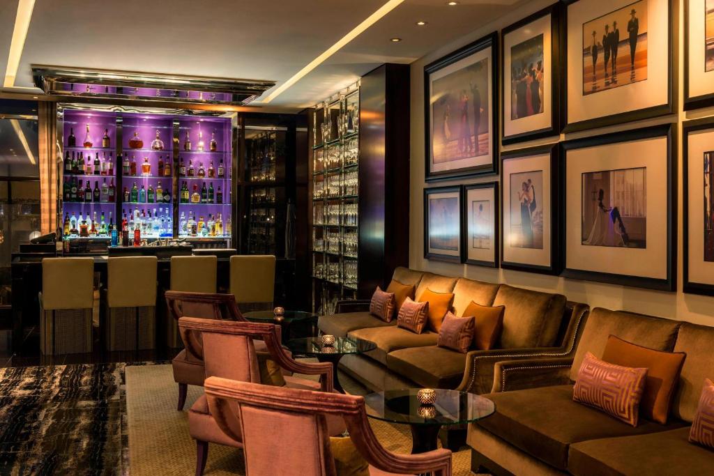 Bar/lounge