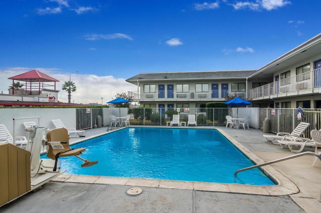 Motel 6-College Station, TX - Bryan photo
