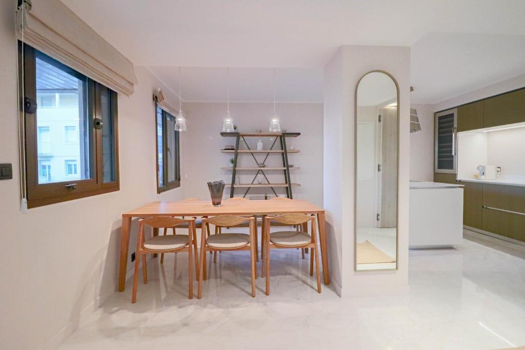 Bright Apartment in Heart of Cannes - 4