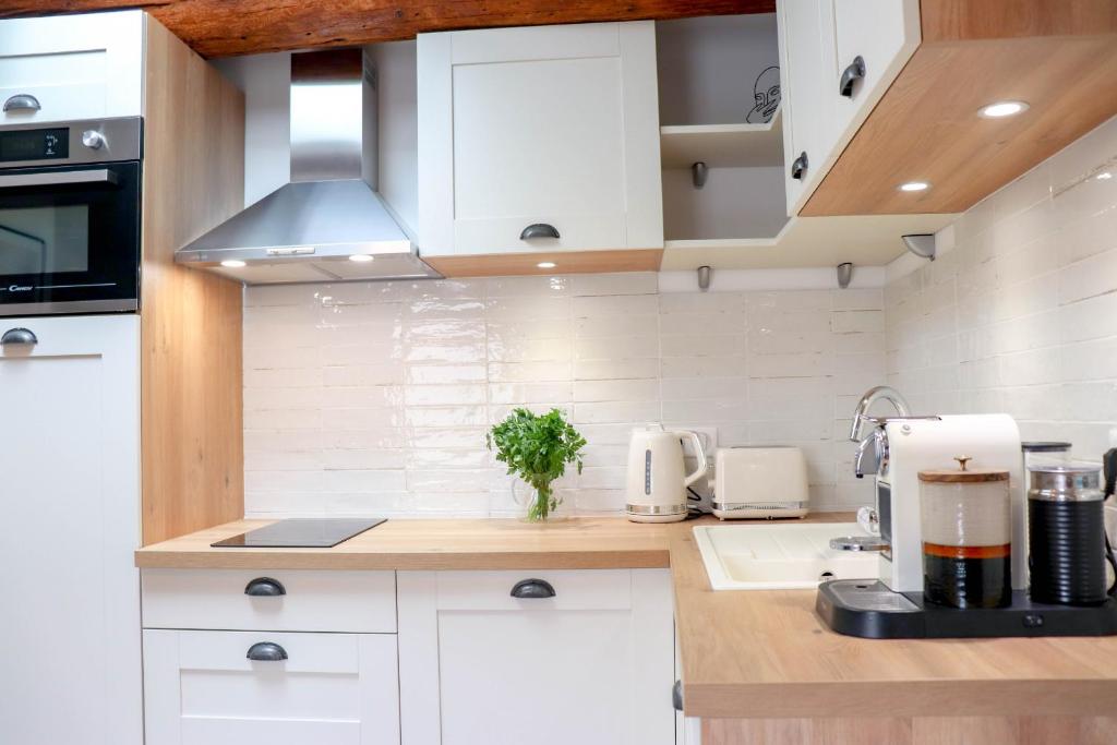Luxurious & calm flat in heart of Old Antibes - 4