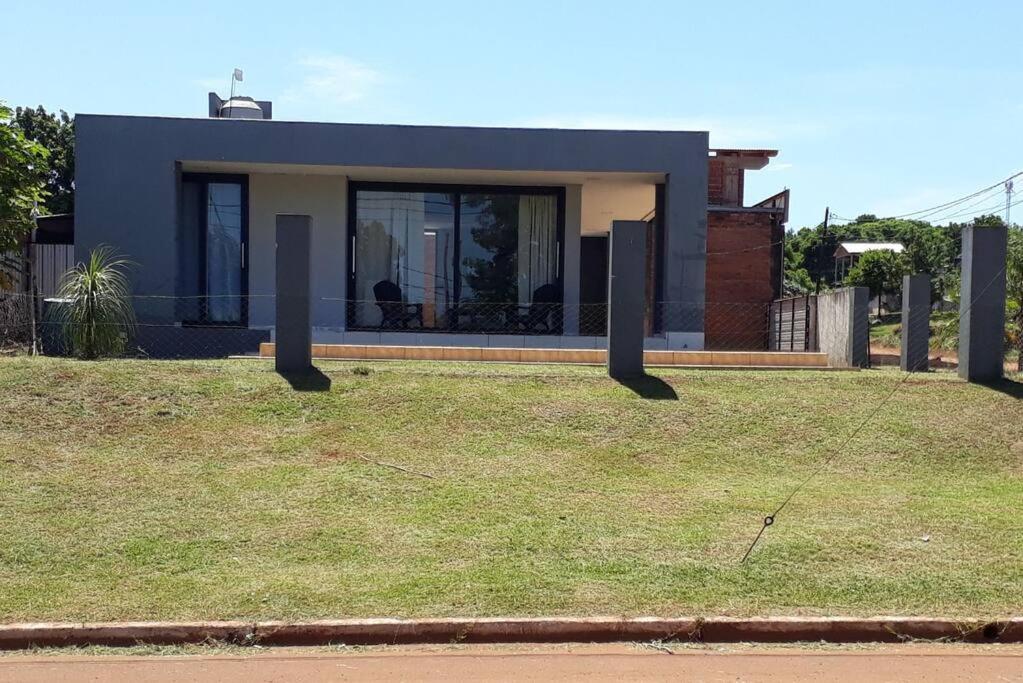 Casa moderna estilo minimalista muy luminosa - 1