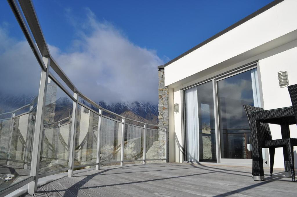 Queenstown Village Apartments photo