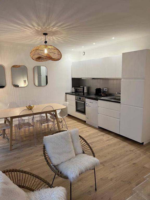 NOTRE DAME - STYLISH APARTMENT - 3