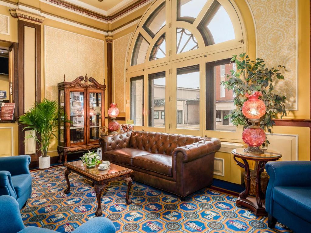 Lafayette Hotel Marietta photo