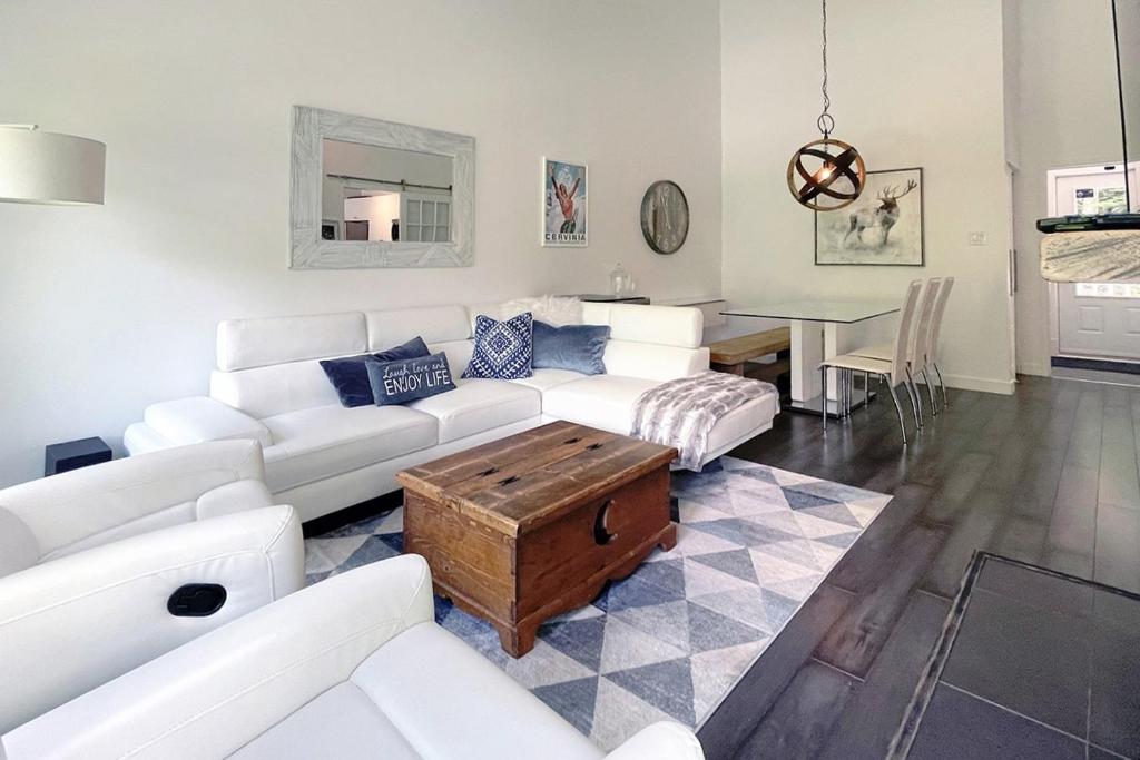 Croissant des Soleils by Rendez-Vous Mont-Tremblant, Mont-Tremblant