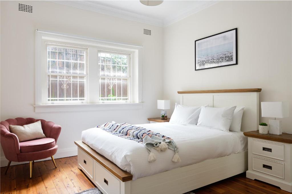 Edward Escape - Short Walk to Beach, Sydney