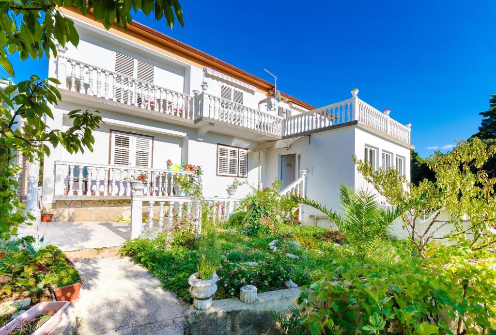 Rooms Mladen P, Banjol