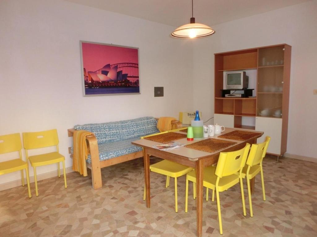 Charming seaside villa with garden - 3