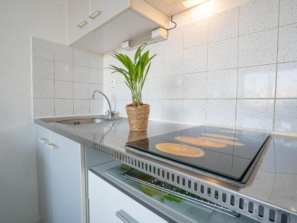 Studio Voiles d'Or-Gênois-3 by Interhome - 4
