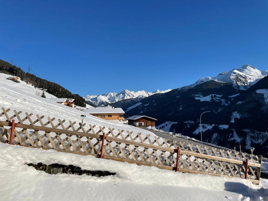 Apartment Alpenblick - ZAZ384 by Interhome photo