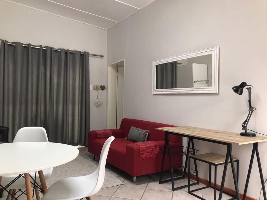 A Touch of Red, Oudtshoorn