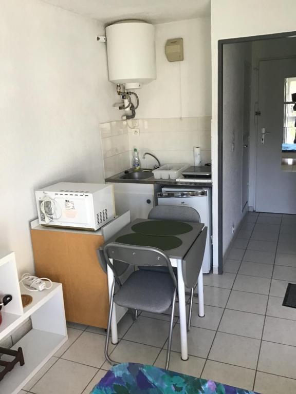 Studio quartier Porcé 5 mn plage - 4