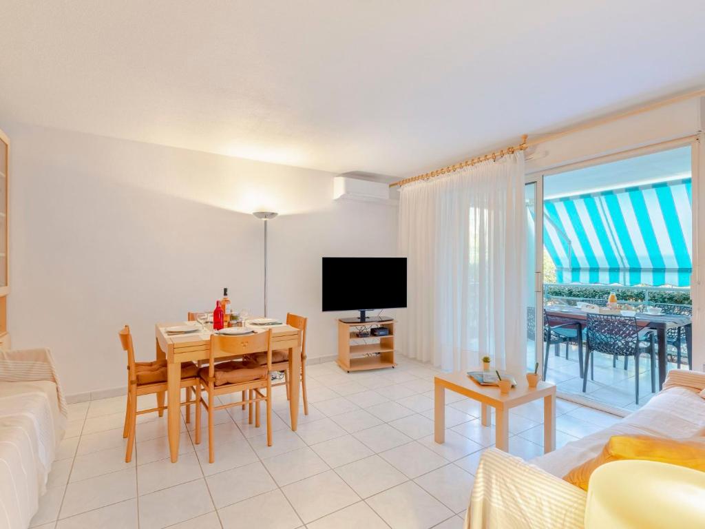 Apartment Le Clos Saint Saens-3 by Interhome - 1