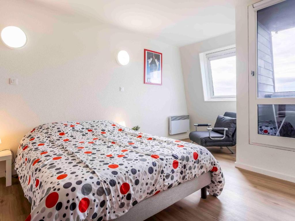 Studio Les Marinas-14 by Interhome - 2