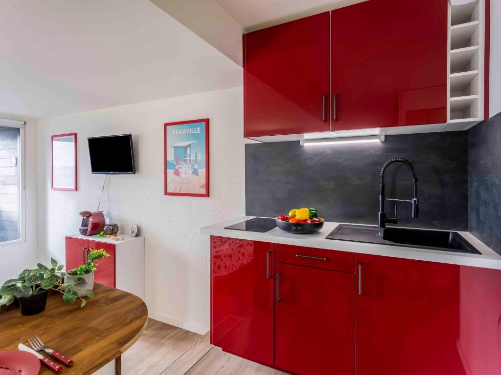 Studio Les Marinas-14 by Interhome - 3