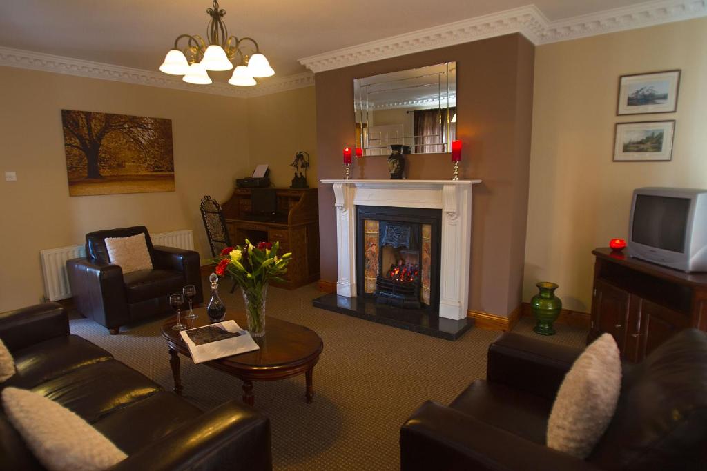 Woodlawn House photo
