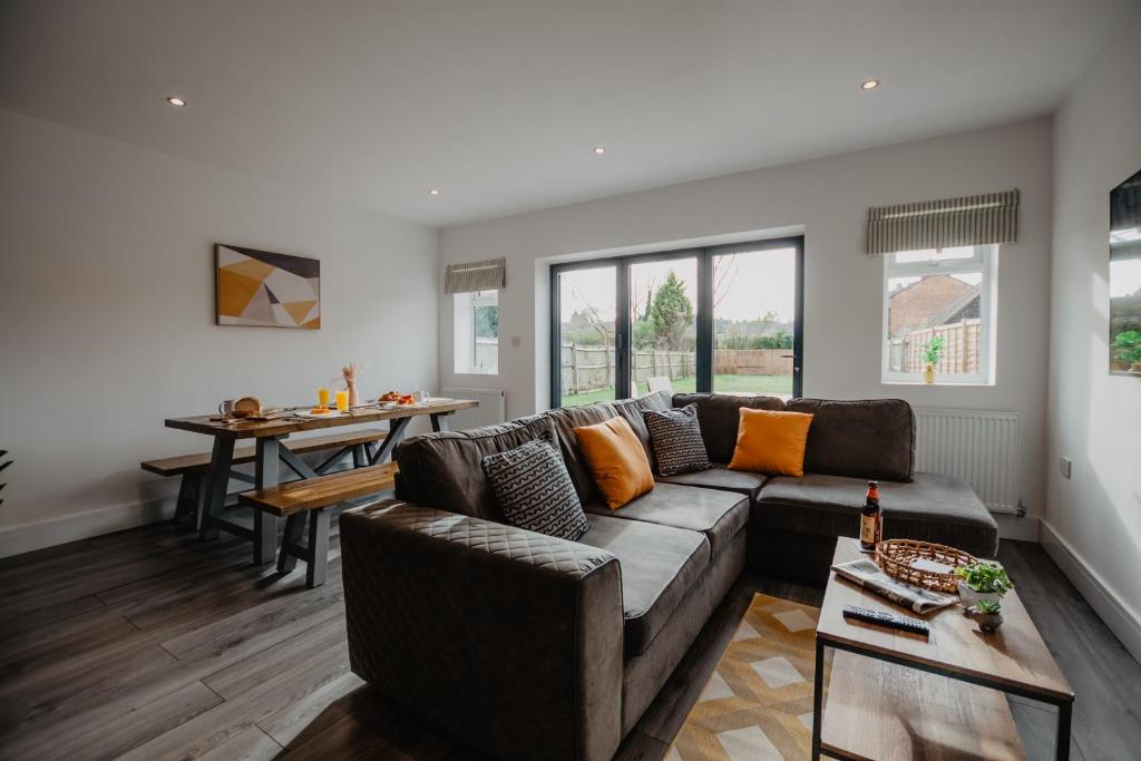 Stylish 3 Bed House in Derby Perfect for Getaway