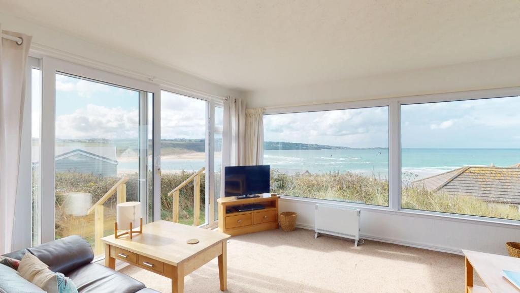 B42 Shilly Chalet, Riviere Towans, Hayle